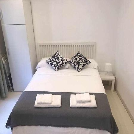 Un Genial Estudio En El Barrio Las Cortes Madrid Exteriér fotografie
