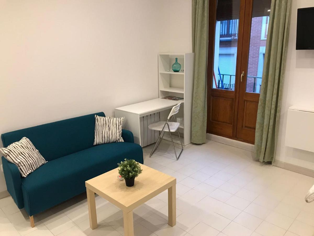 Un Genial Estudio En El Barrio Las Cortes Madrid Exteriér fotografie