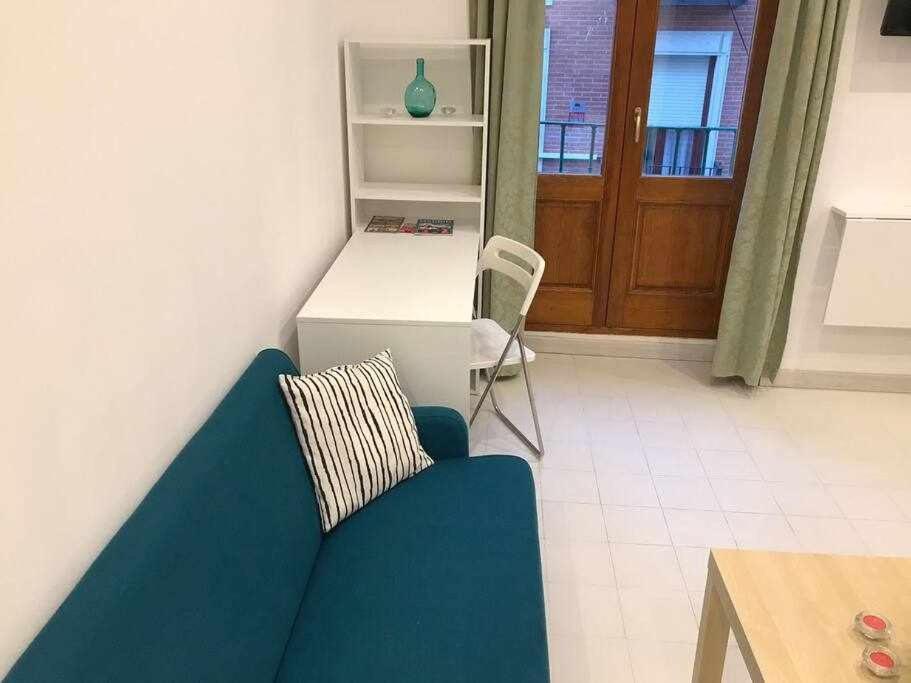 Un Genial Estudio En El Barrio Las Cortes Madrid Exteriér fotografie