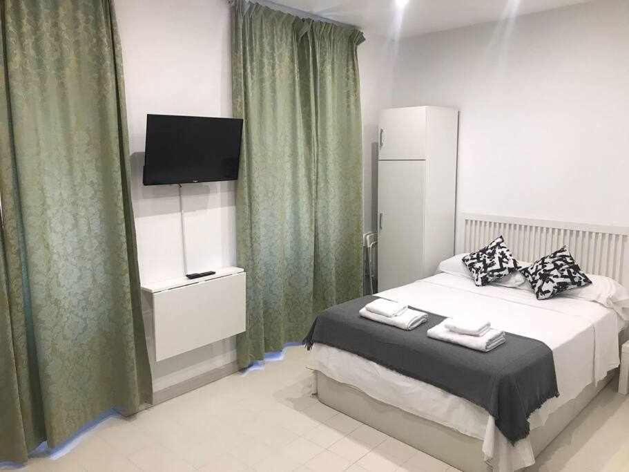 Un Genial Estudio En El Barrio Las Cortes Madrid Exteriér fotografie