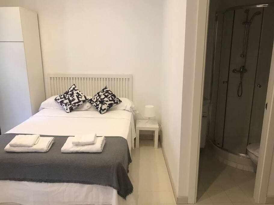 Un Genial Estudio En El Barrio Las Cortes Madrid Exteriér fotografie